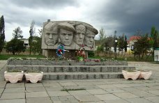 Крымских предпринимателей призвали помочь в реконструкции памятников времен войны