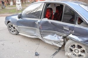 В Керчи столкнулись две иномарки