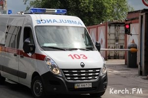 В Керчи МЧС спасало машину скорой помощи