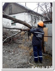 Спасатели Керчи мужественно боролись с непогодой