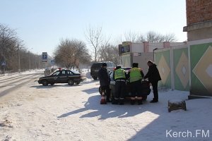 Керченских коммунальщиков наказывают штрафом за снег и лед на дорогах