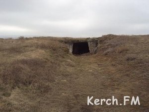 Угнанный в Керчи автомобиль нашли в каменоломнях