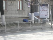 Взрывотехники проверили подозрительную сумку в центре Симферополя