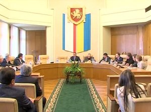 Президиум Верховной Рады Крыма поддержал инициативу крымчан о переносе даты республиканского референдума на 30 марта