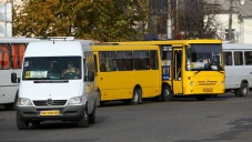 Два перевозчика самовольно подняли стоимость проезда в маршрутках Симферополя