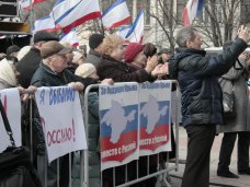 В Столице Крыма провели митинг в поддержку референдума и воссоединения с Россией