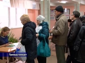 Вместе со всеми крымчанами продолжают голосовать за будущее полуострова и первые лица республики