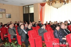 Керченские депутаты не смогли на сессии исполнить гимн России