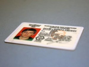 Крымские водители до конца года могут использовать украинские документы