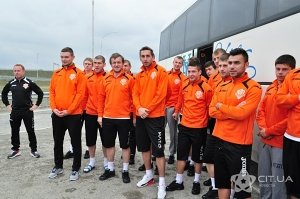Футболистов из Ялты на границе Чечни встретил министр спорта республики