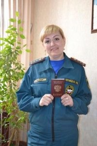 Первые крымские спасатели получили российские паспорта