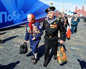 На Парад Победы в Москву пригласили около 100 крымских ветеранов