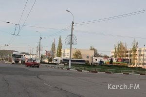 В Керченский порт бензовозы привозит специальный паром