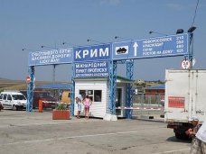 При штормах в Керченском проливе будут менять график движения автобусов от паромной переправы