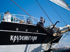 В Севастополь зашел парусник «Крузенштерн»