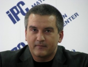 Аксенов высоко оценил председателя Избиркома РК