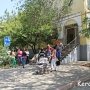 В Керчи женщины третий день стоят за детскими пособиями