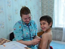 Российские медики продолжают осмотры крымчан и диспансеризацию сирот