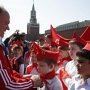 Юных крымчан приняли в пионеры на Красной площади
