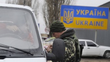 За два месяца украинские пограничники зарегистрировали 1,2 тыс. беженцев из Крыма