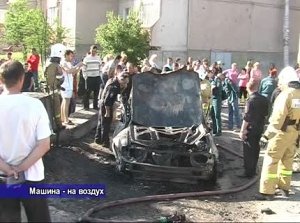 В центральном районе Симферополя взорвался легковой автомобиль