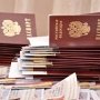 Российские паспорта получили около 80% симферопольских выпускников