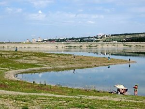 Крымчане провели уборку Симферопольского водохранилища