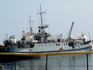 Ещё три судна ВМС ушли из Крыма в Украину