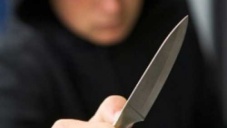 В Керчи приезжий на улице ударил ножом другого приезжего