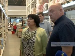 Пустые полки, высокие цены и нехватка продуктов — Крым якобы страдает от продовольственного дефицита