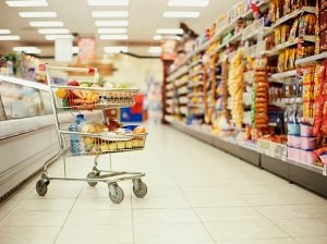 В супермаркетах Крыма подешевели социально значимые продукты