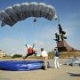 В Севастополе парашютный фестиваль состоялся в сложных погодных условиях