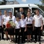 Аксенов вручил многодетной семье «Газель»