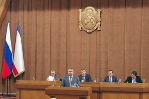 В крымском парламенте обсудили состояние дел в республике в переходный промежуток времени