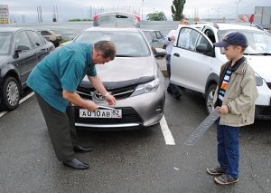 В Симферополе началась выдача номеров с кодом «82»