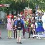 Яркие костюмы, красочное шествие и лучшее из репертуаров театральных трупп России