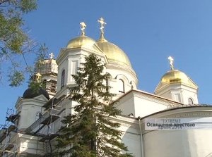 Митрополит Симферопольский и Крымский Лазарь освятил престол в нижнем храме Кафедрального собора святого благоверного Александра Невского.