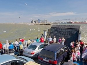 Из-за пробок на переправе машины будут перехватывать в Анапе