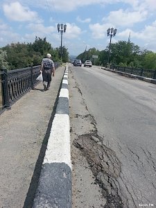 Тяжелый транспорт заставят заезжать в Керчь по объездной