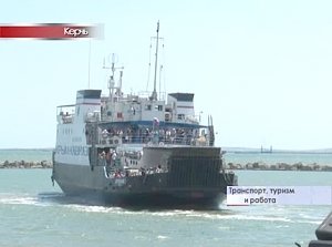 Разгар курортного сезона принес крымскому полуострову дополнительные проблемы