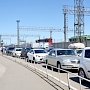 Переправы в Крым ждут 2200 авто. Некоторые стоят по 40 часов