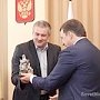 Сергей Аксенов встретился с делегацией из Свердловской области