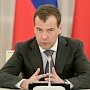 Медведев требует разгрузить Керченскую переправу