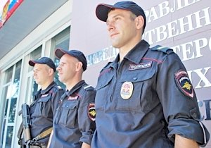 В Симферополе наряд вневедомственной охраны «по горячим следам» задержал подозреваемого в краже из автомобиля