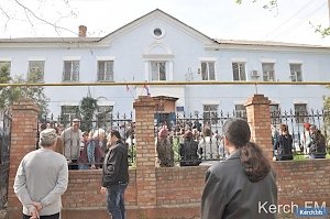 В Миграционной службе в Керчи отключили интернет за неуплату, паспорта не выдают