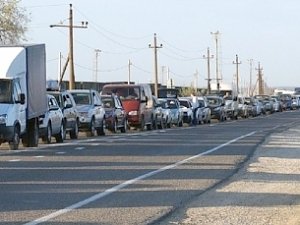 Погрузку на паром в Крым ждут по пять часов