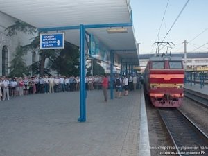 Поезд в обход Украины ушел из Крыма