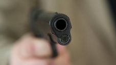 Вооруженный иностранец ограбил магазин в Севастополе
