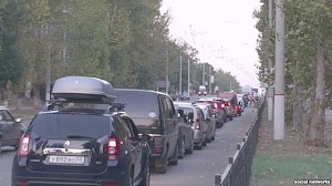 Водители Керчи жалуются на пробки из-за очереди на переправу
