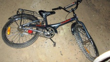 В Феодосии машина сбила велосипед с двумя подростками